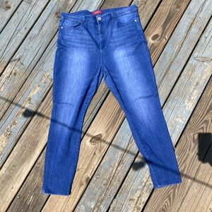 Guess: Simmone High Rise Jeans